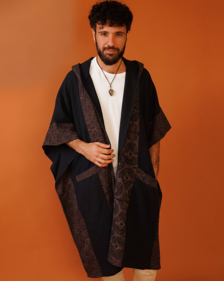 קימונו שחור שבטי עבה עם קפוצון ועיטור שיפיבו בשוליים לגבר
