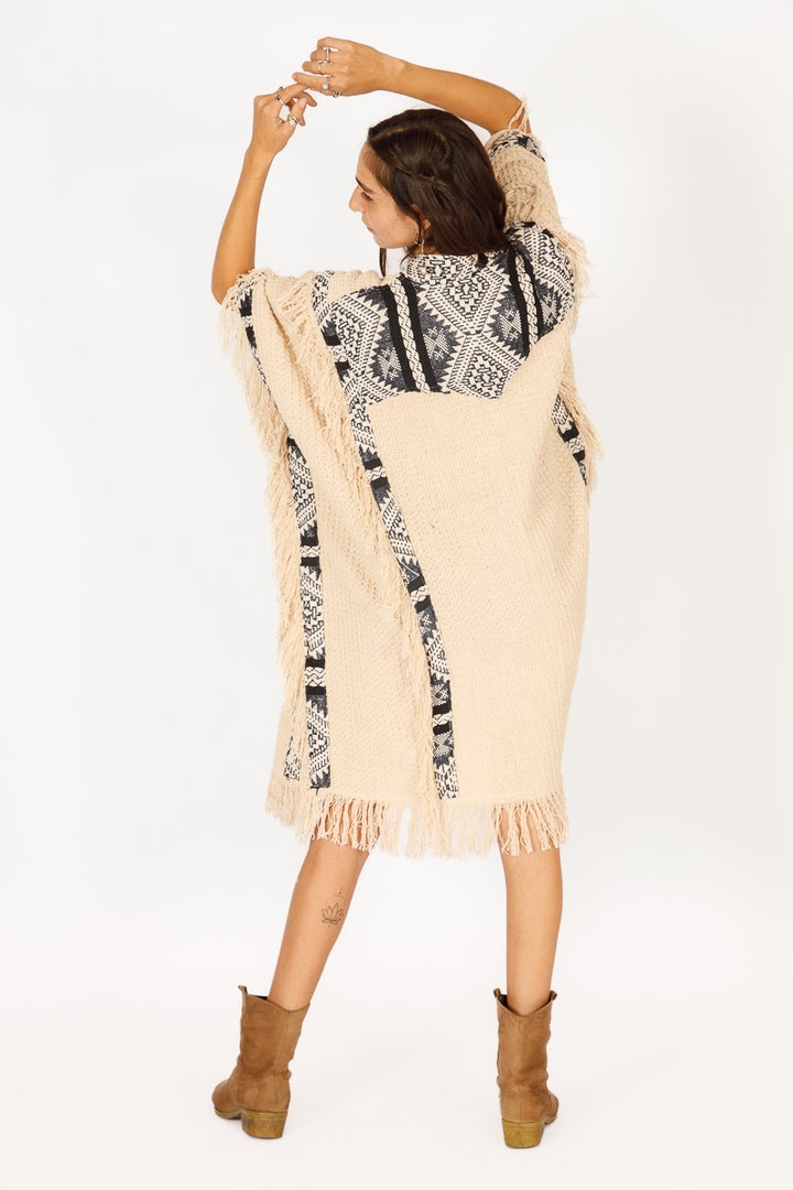 ז'קט פיקה, קימונו חורפי, שבטי בצבע נטורל לאישה- בורדר שחור מנצנץ