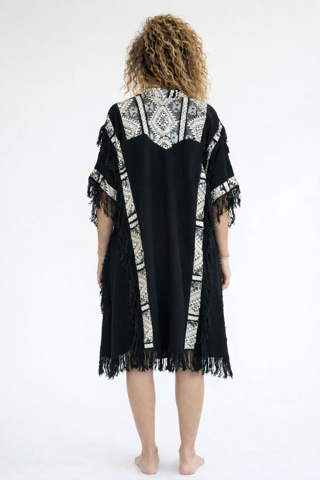 ז'קט פיקה, קימונו חורפי, שבטי בצבע שחור לאישה- בורדר שחור מנצנץ