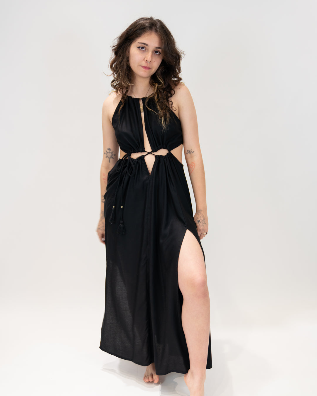 שמלת מקסי חורים שחורה