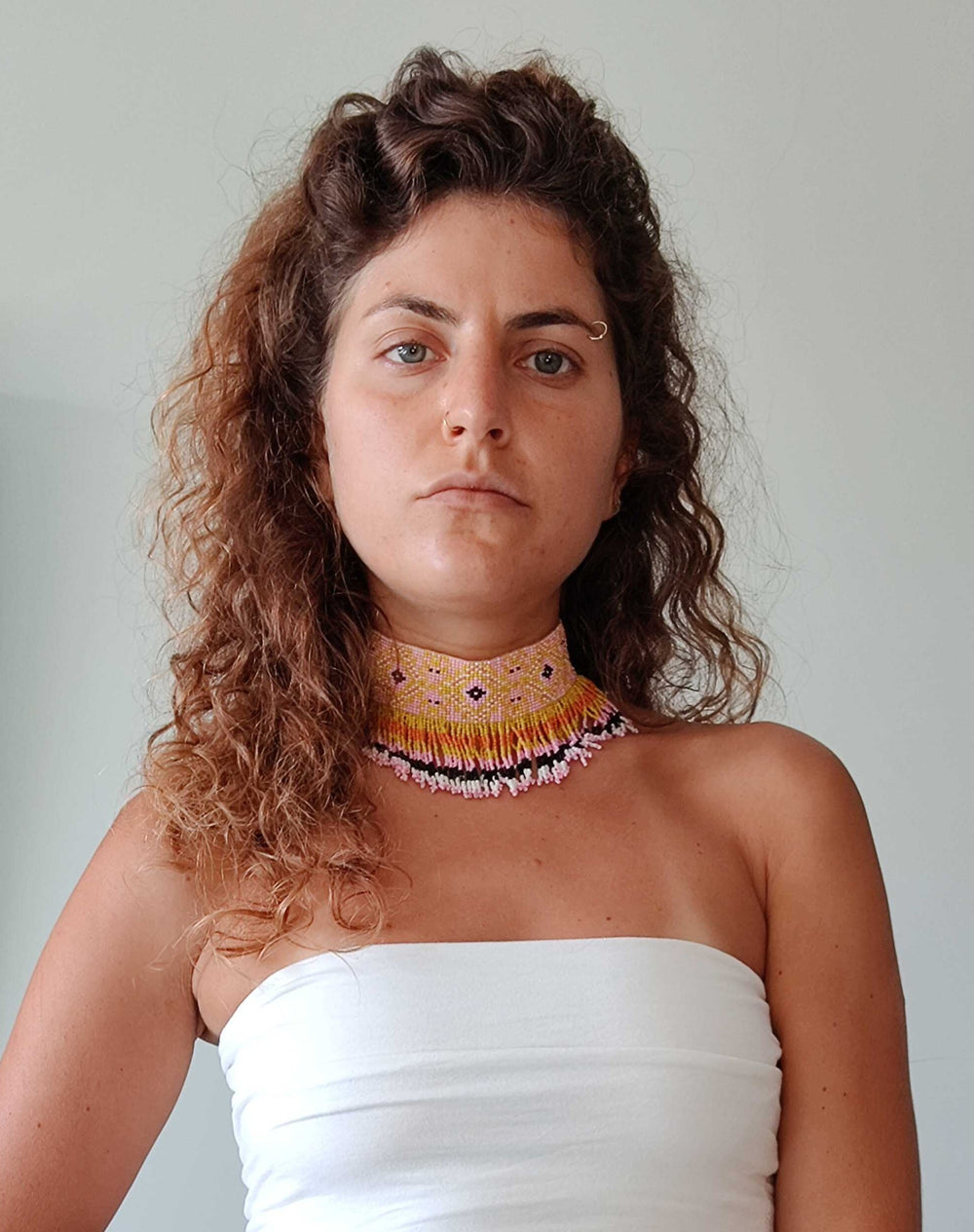 שרשרת קולר חרוזים שבטית ורוד צהוב - אלעדן