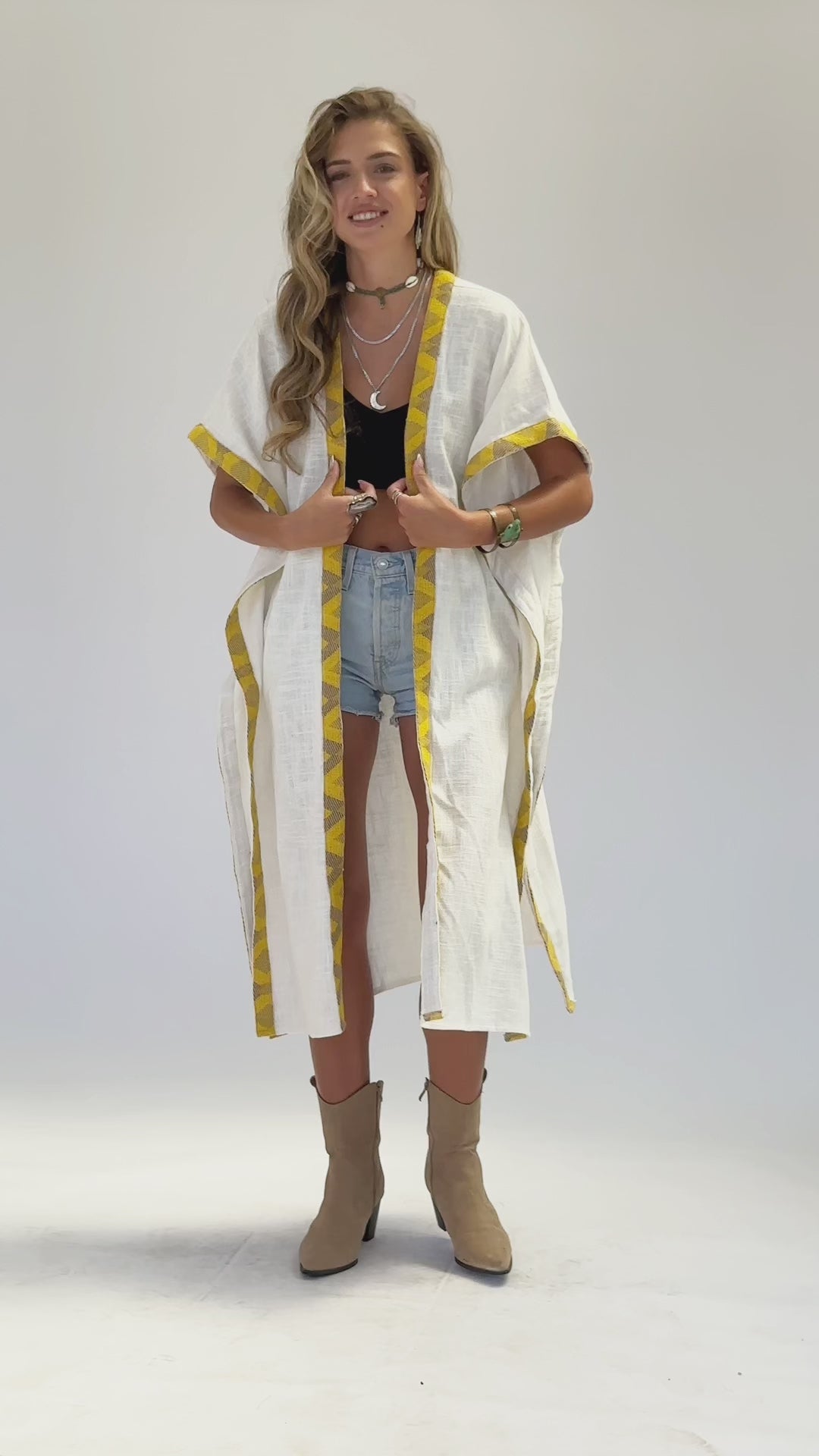 קימונו לבן בורדר צהוב בג' לאישה - אלעדן